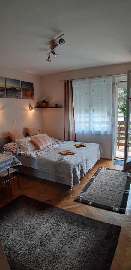 Rosy Apartman Apartment Vonyarcvashegy Bagian luar foto