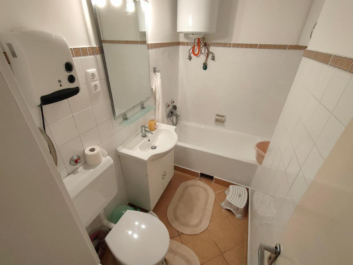 Rosy Apartman Apartment Vonyarcvashegy Bagian luar foto