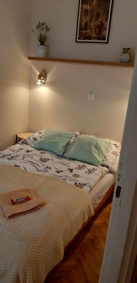 Rosy Apartman Apartment Vonyarcvashegy Bagian luar foto