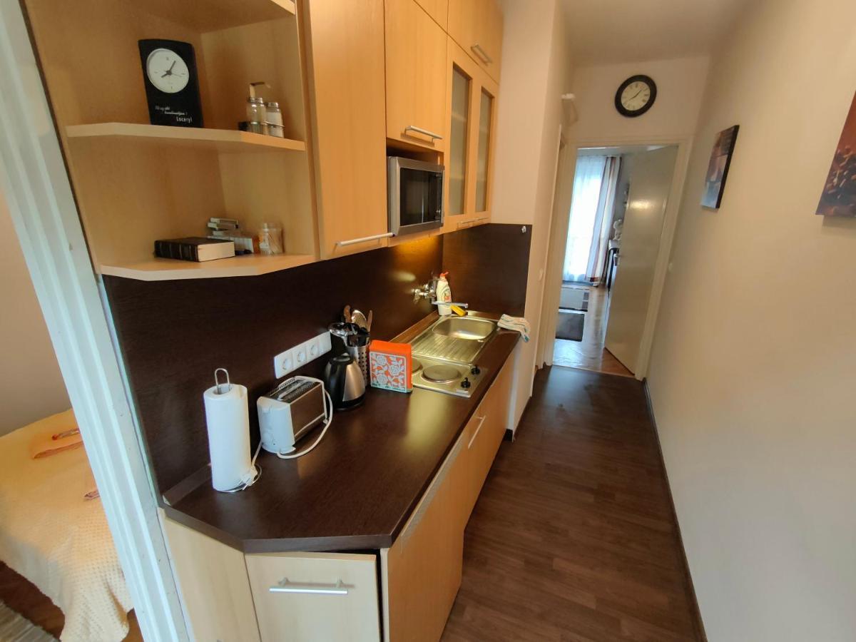 Rosy Apartman Apartment Vonyarcvashegy Bagian luar foto