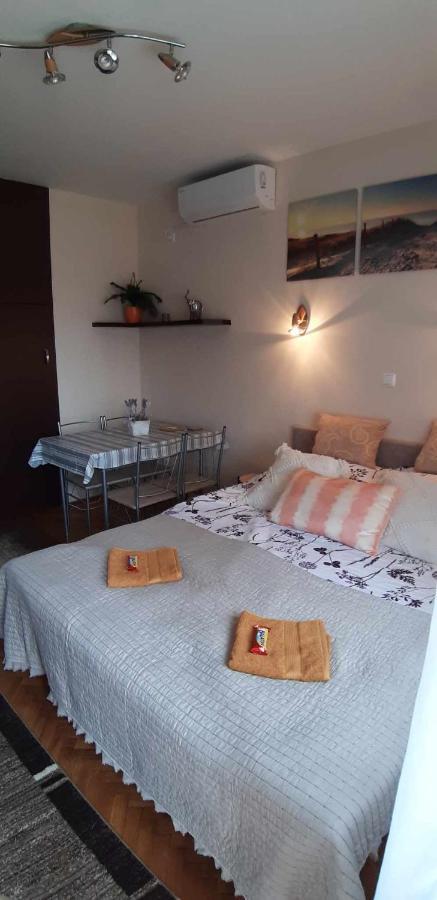Rosy Apartman Apartment Vonyarcvashegy Bagian luar foto